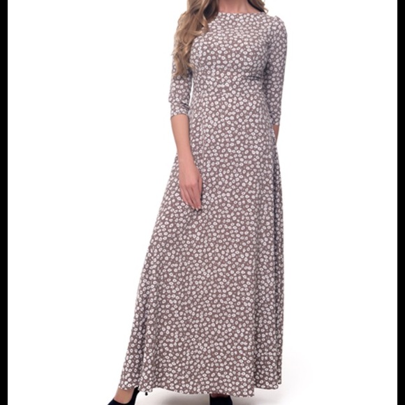Dresses & Skirts - NEW Floral Maxi Dress